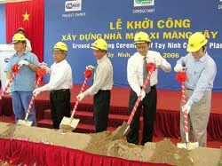 Vẫn tiếp tục đầu tư dù… dự báo sẽ thừa